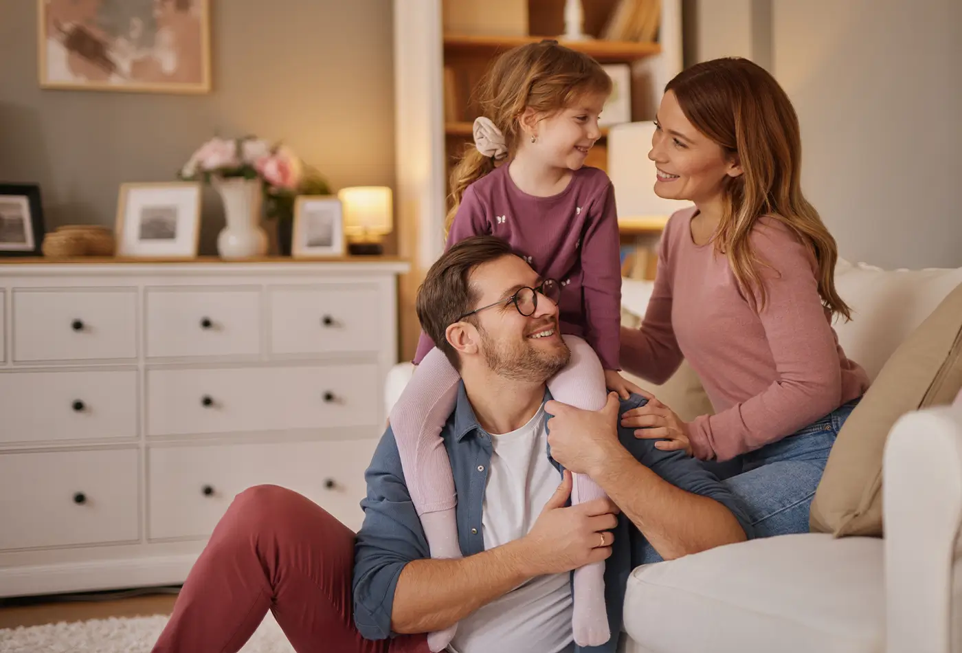 familia feliz y asegurada